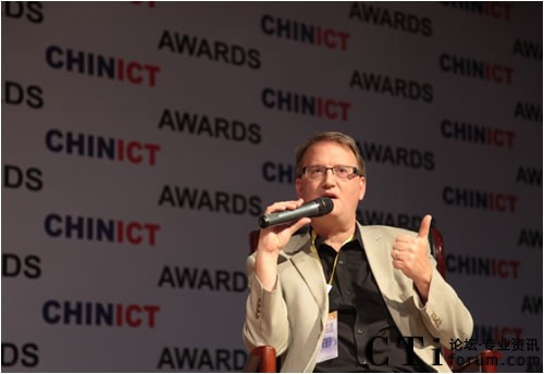 RIM ��˾�_�l(f��)���P(gu��n)ϵ�����B(t��i)ϵ�y(t��ng)�_�l(f��)������Alec Saunders������ݮ���Ї�(gu��)�_�l(f��)���ṩ�ęC(j��)��